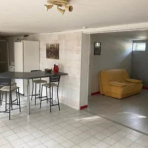 appartement-en-rez-de-chaussee-de-maison.hotels-rhonealpes.com/