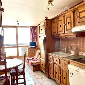 appartement-35m2-les-menuires-reberty-1850.hotels-rhonealpes.com/