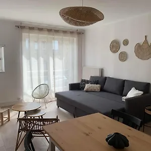 appartement-40m2-vue-sur-mer-acces-direct-plage.inbrittany.com/