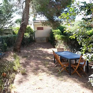 2 Chambres, Grand Jardin Et Parking Appartement